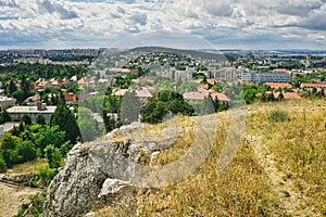 Pohled na město z vrcholu nitranské Kalvárie