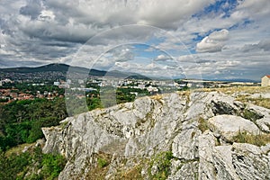 Pohled na město z vrcholu nitranské Kalvárie