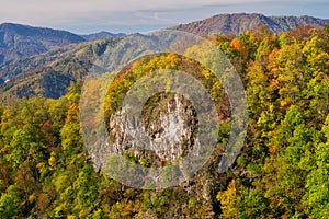 Pohled ze skály Včela skála na Baranovo nad Jakubem na podzim