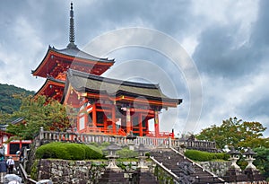 West gate and three-storied pagoda on the hill at Kiyomizu-dera temple. Kyoto, Japan