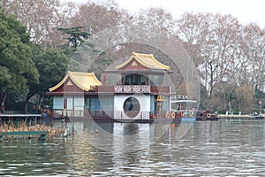 view of xi hu lake in hangzhou city china