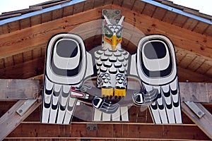 Viewing Docks, Carved Eagle, Alert Bay, BC