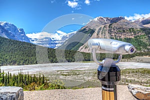 Viewing the Stutfield Glacier in Jasper National Parki