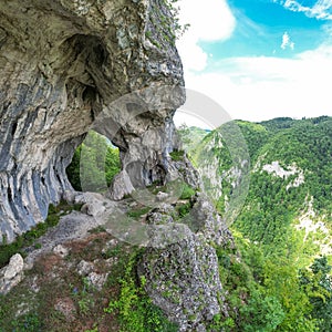 Viewpoint of an arch eroded in a cliff