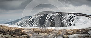 Viewpoint for snow cauldrons, view of the rocks from the tourist trail