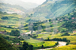 Viewpoint of Tavan village on rice field terraced with river at