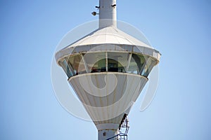 Vigilance tower to control departures and arrivals