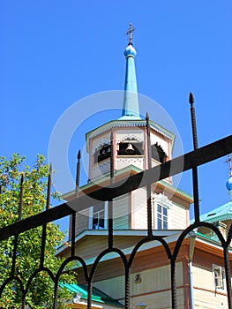 He village Church, a wooden building with beautiful wood carvings, bells, malceski the bars of the fence.