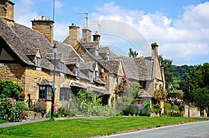 Village cottages, Broadway.