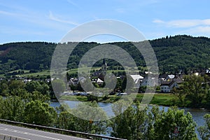 village LÃ¶snich behind the blue Mosel