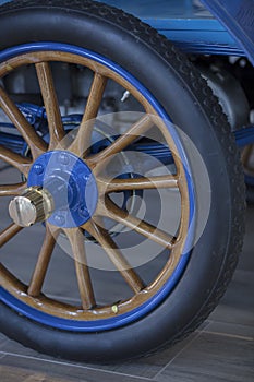 Vintage 1904 Automobile Spoked Wheel