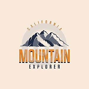 Vintage adventure logo Premium Vector