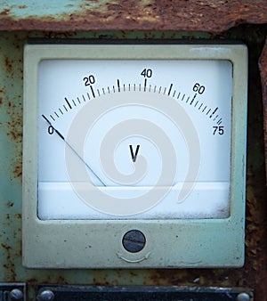 Vintage Analog Voltmeter: Close-up of Electrical Meter