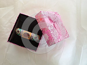 Vintage bangle accessories box