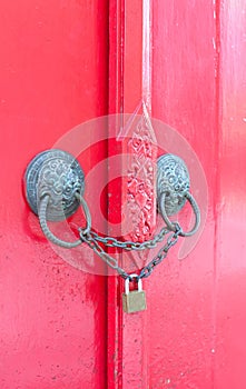 Vintage door pull with lock