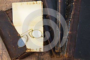 Vintage items on the table in the set.