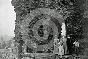 Vintage Photo 1901, Holidaying Family, Aberystwyth Castle, Wales