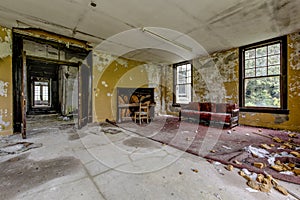 Vintage Piano and Couch - Abandoned Hospital / Sanitarium - New York