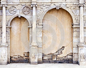 Vintage Wall in Roman Style