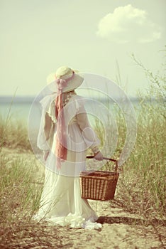 Antico una donna sul Spiaggia 