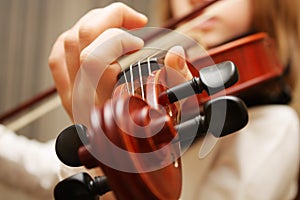 Violin music play