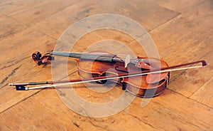 violin with score