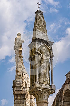 Virgin Mary with baby Jesus, statue on Piazza Bra in Verona, Italy