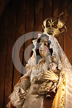 Virgin Mary and Child statue