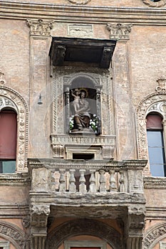 Virgin, Piazza di Porta Ravegnana Square, Bologna photo