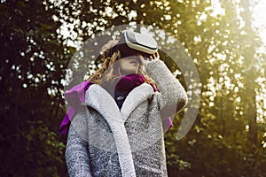 Virtual reality glasses