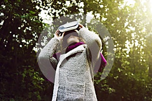 Virtual reality glasses