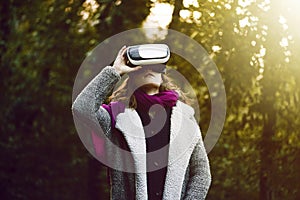 Virtual reality glasses