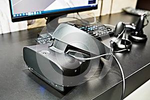 Virtual reality helmet, manipulators