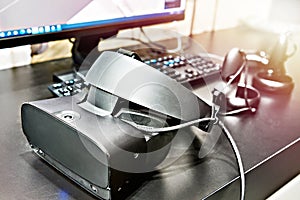 Virtual reality helmet, manipulators and computer