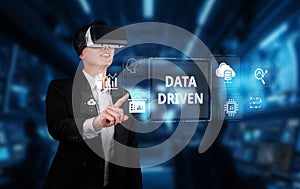 Virtual Reality User Engaging with Data Driven Analytics and Visualization Tools for Enhanced Decision Making in Cloud