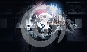 Virtual tehnologies in use . Mixed media