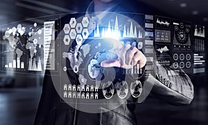 Virtual tehnologies in use . Mixed media