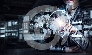 Virtual tehnologies in use . Mixed media