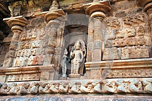 Vishnu with his consorts, niche on the western wall, Brihadisvara Temple, Gangaikondacholapuram, Tamil Nadu