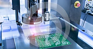 Vision measuring instrument inspecting a PCB circuit board