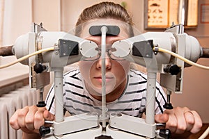 Vision test apparatus