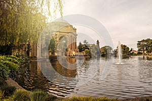 visit of the Palace of Fine Arts and its gardens in the city of San Francisco