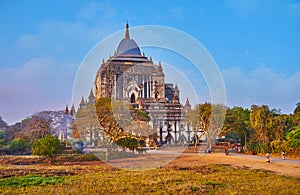 Visit Thatbyinnyu Omniscient Pagoda, Bagan, Myanmar