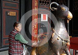 Bronze statue of a ram at the Green Ram Temple in Chengdu, China