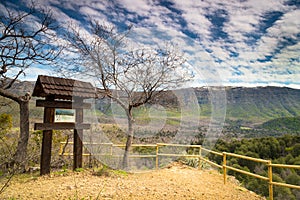 Vista panoramica de las montaÃÂ±as y el bosque photo