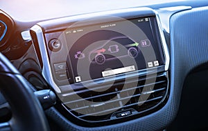 Visual simulation of battery charging when braking on the in-car display