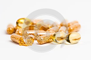 Vitamines and Omega-3 Capsules