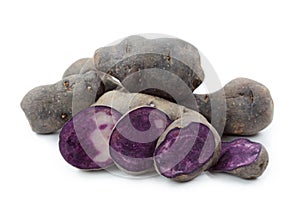 Vitelotte blue-violet potato photo