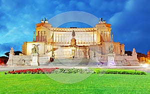 Vittorio Emanuele at night - Rome, Italy