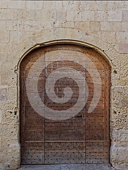 Viviers, door of the house of the knights after restoration